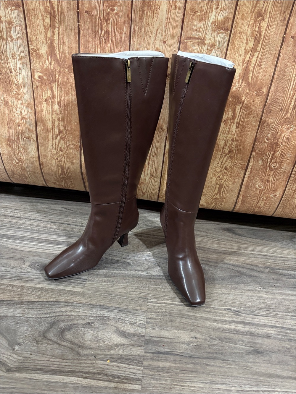 Anne Klein Women's Perfektion- Size 6WC